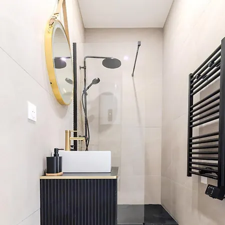 Daire 4 Seasons Nest - Cour Privee - Paris Montreuil (Seine-Saint-Denis)